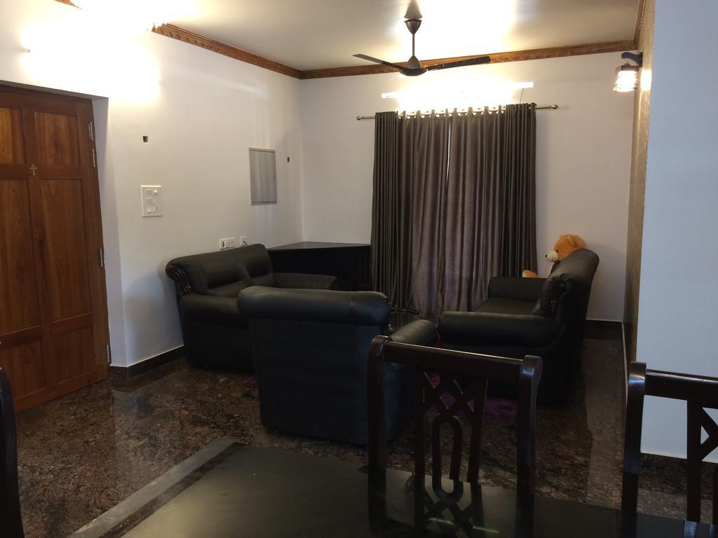 Beersheba Three Bed Room A/C Apartments Thiruvananthapuram Ngoại thất bức ảnh