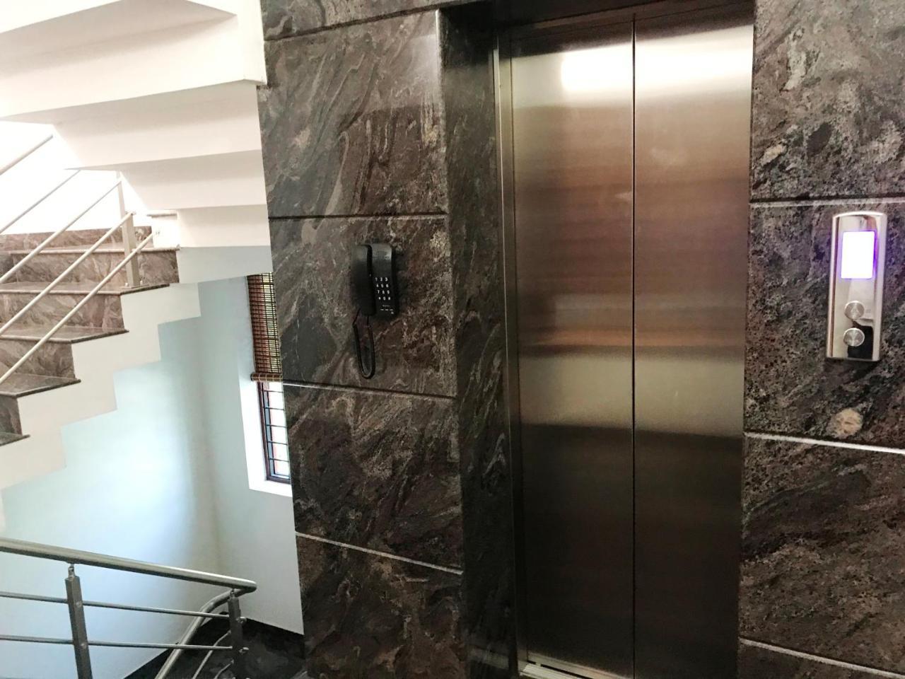Beersheba Three Bed Room A/C Apartments Thiruvananthapuram Ngoại thất bức ảnh